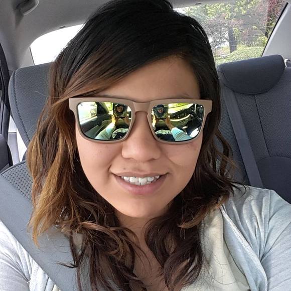 Meet your Posher, Quintina - Picture 1 of 1